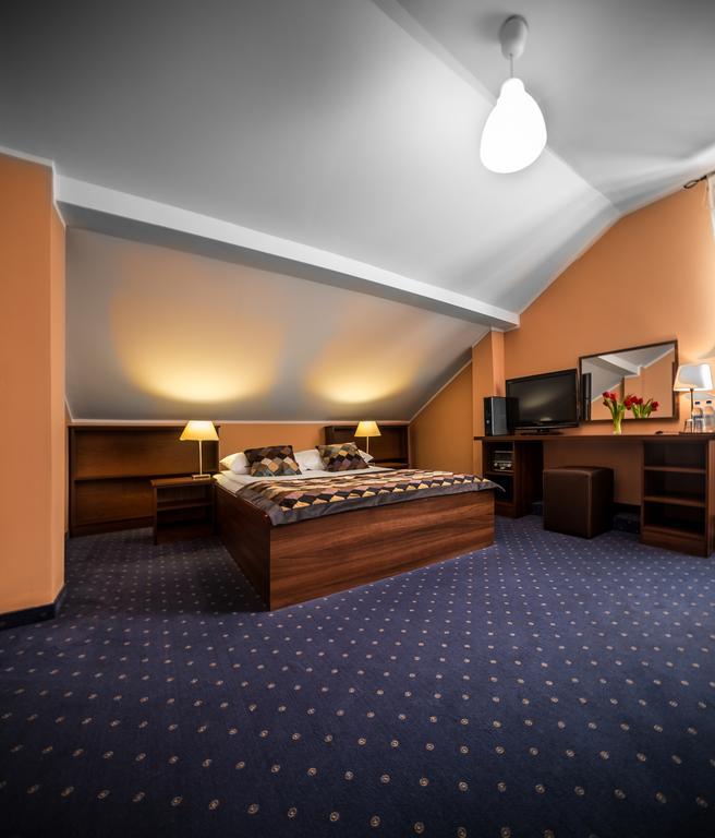 Hotel Colnus Kolno  Luaran gambar