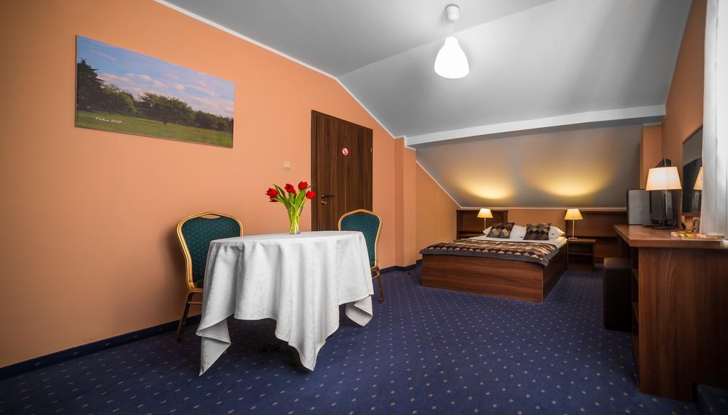 Hotel Colnus Kolno  Luaran gambar